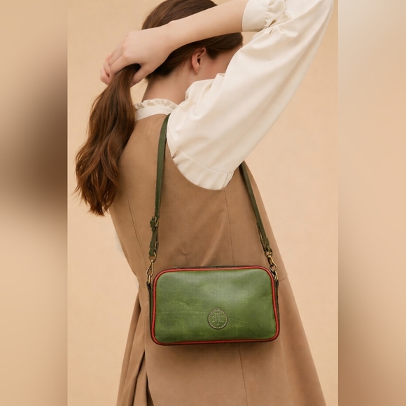 Hand Tooled Leather  Tan and Green Crossbody Bag - Picture 2 of 8